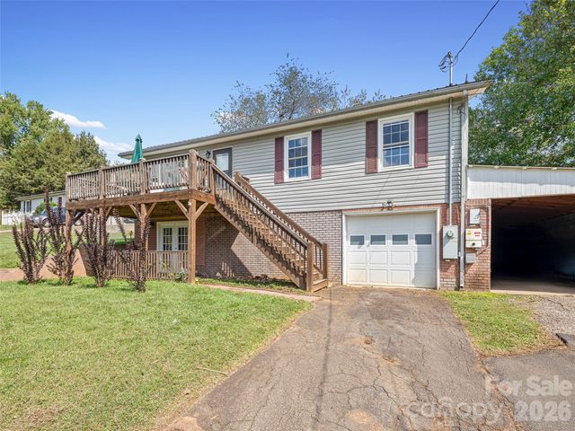 84 Candlelight Circle, Clyde, NC 28721