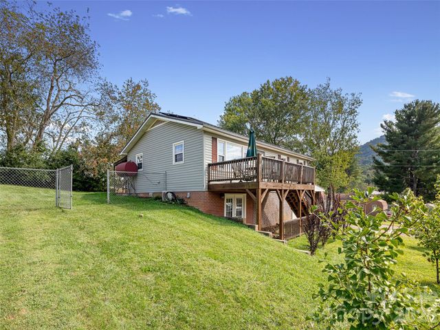 84 Candlelight Circle, Clyde, NC 28721