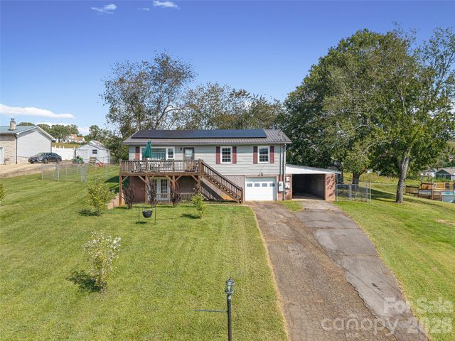 84 Candlelight Circle, Clyde, NC 28721