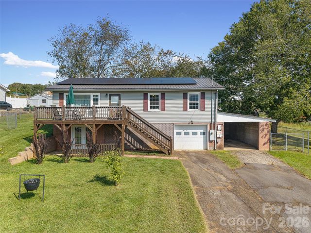 84 Candlelight Circle, Clyde, NC 28721