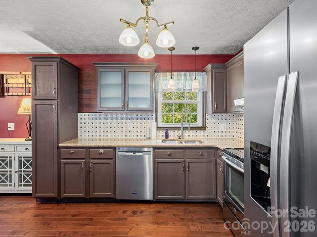 84 Candlelight Circle, Clyde, NC 28721