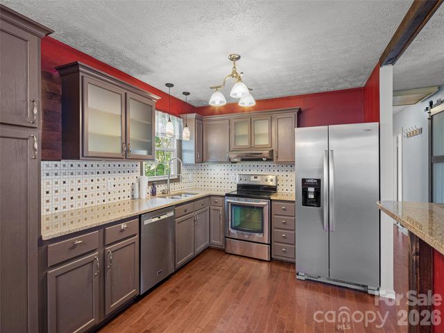 84 Candlelight Circle, Clyde, NC 28721