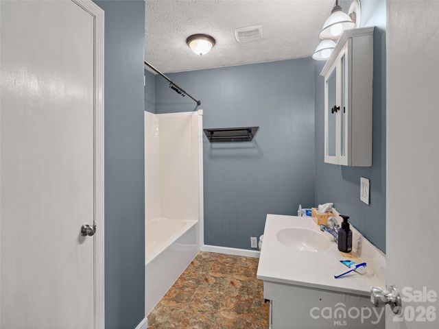 84 Candlelight Circle, Clyde, NC 28721