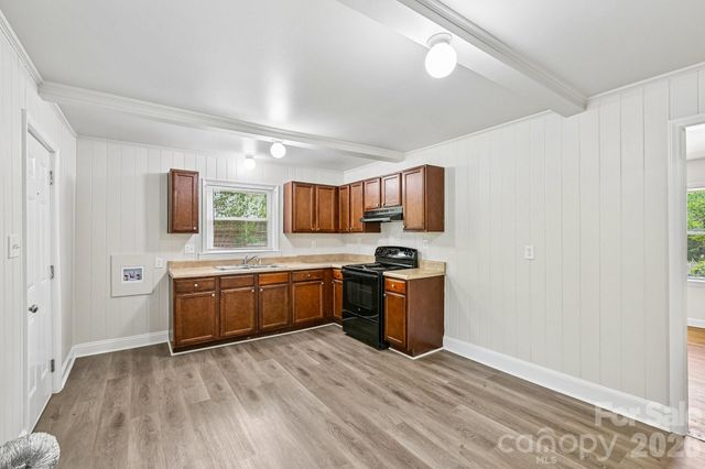 3935 Crestridge Drive, Charlotte, NC 28217