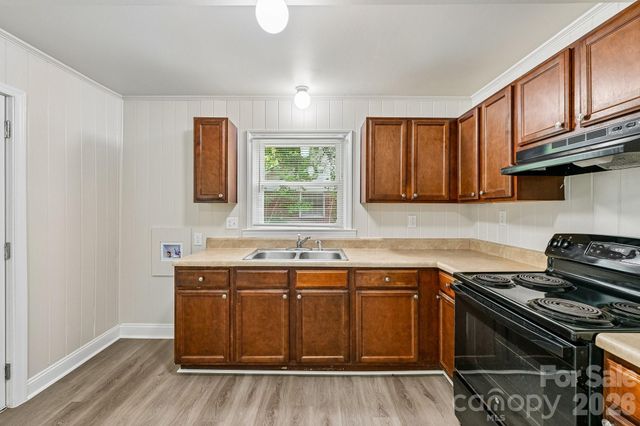 3935 Crestridge Drive, Charlotte, NC 28217