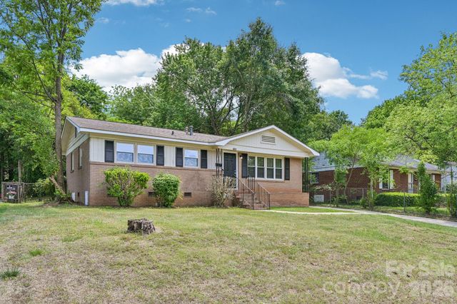 3935 Crestridge Drive, Charlotte, NC 28217