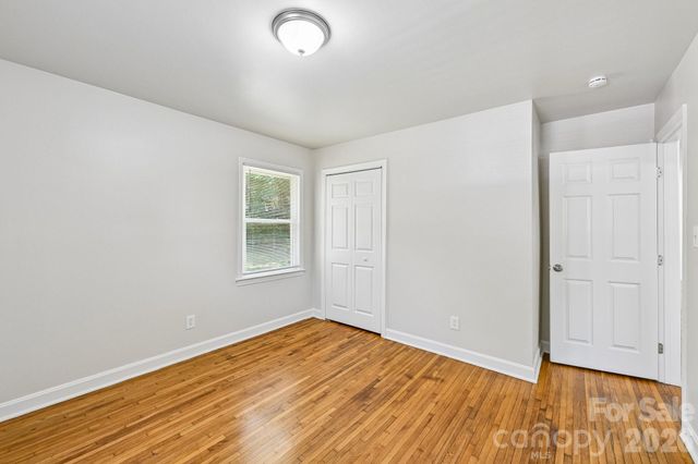 3935 Crestridge Drive, Charlotte, NC 28217