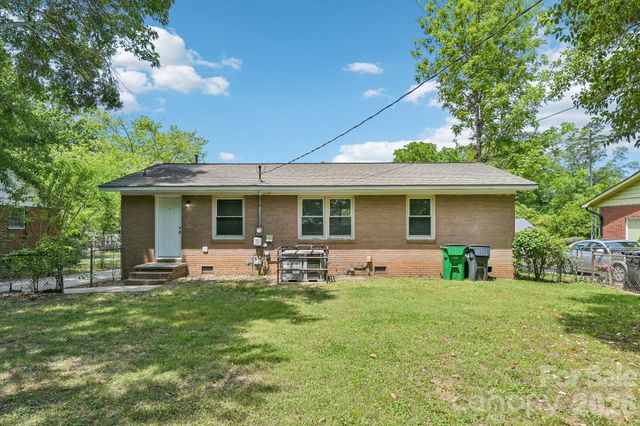 3935 Crestridge Drive, Charlotte, NC 28217