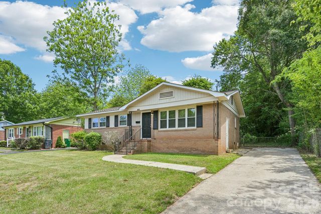 3935 Crestridge Drive, Charlotte, NC 28217