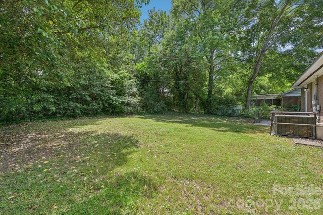 3935 Crestridge Drive, Charlotte, NC 28217