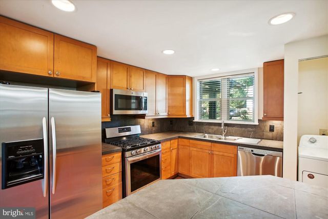 8509 CYRUS PL, Alexandria, VA 22308