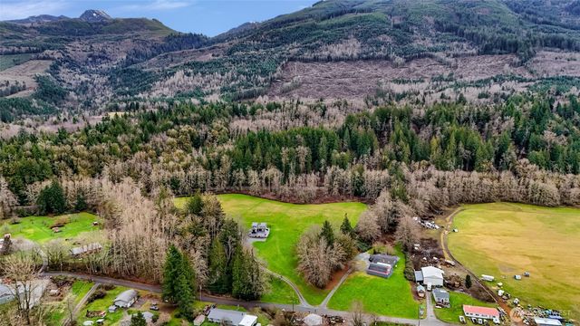 27806 W Gilligan Creek Road, Sedro Woolley, WA 98284