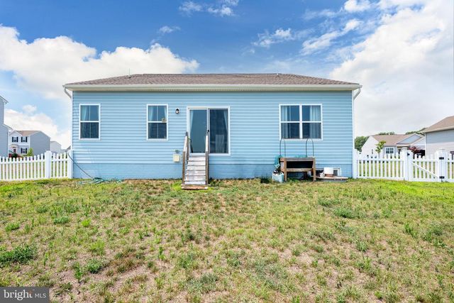 318 PONTOON DR, Felton, DE 19943