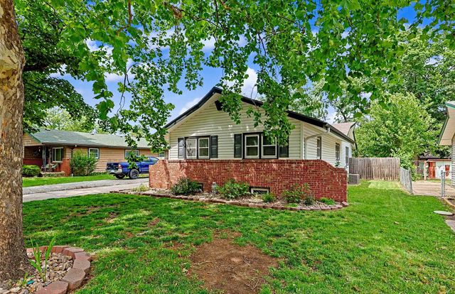 1354 N Westview Drive, Derby, KS 67037