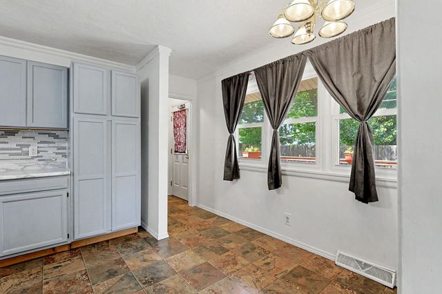 1354 N Westview Drive, Derby, KS 67037