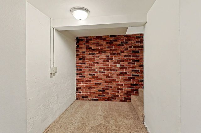 1354 N Westview Drive, Derby, KS 67037