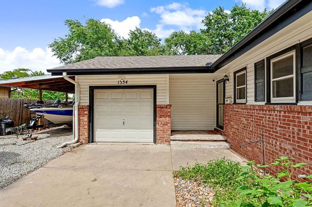 1354 N Westview Drive, Derby, KS 67037