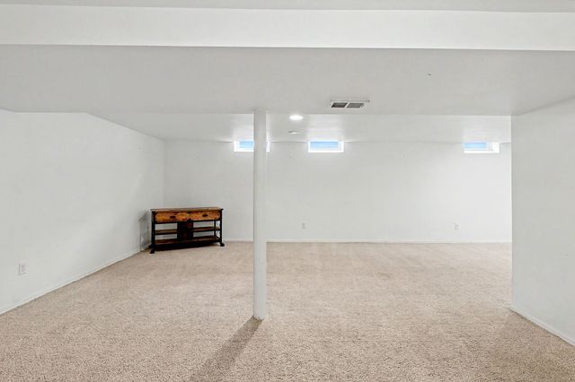 1354 N Westview Drive, Derby, KS 67037