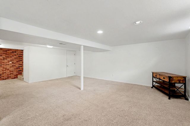 1354 N Westview Drive, Derby, KS 67037