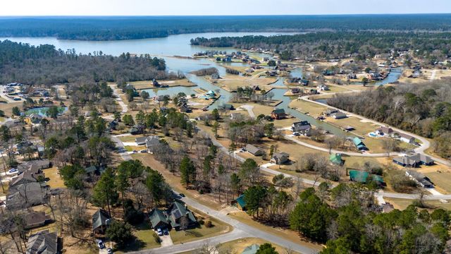 22 Hillsborough Drive, Huntsville, TX 77340