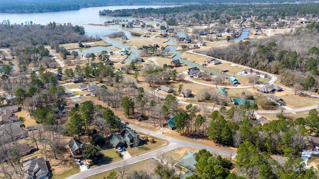 22 Hillsborough Drive, Huntsville, TX 77340