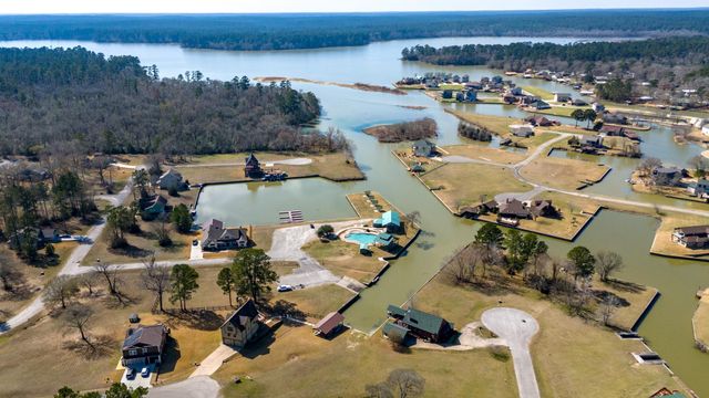 22 Hillsborough Drive, Huntsville, TX 77340