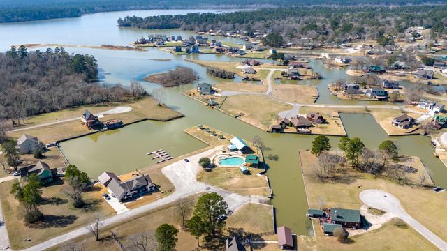 22 Hillsborough Drive, Huntsville, TX 77340