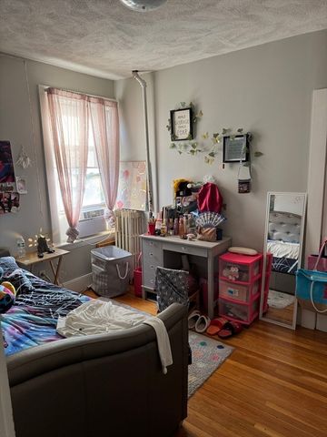 43 Baker St, Lynn, MA 01902