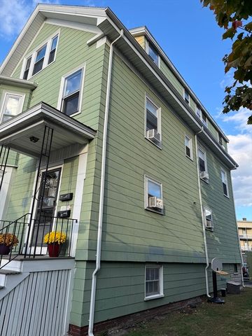 43 Baker St, Lynn, MA 01902