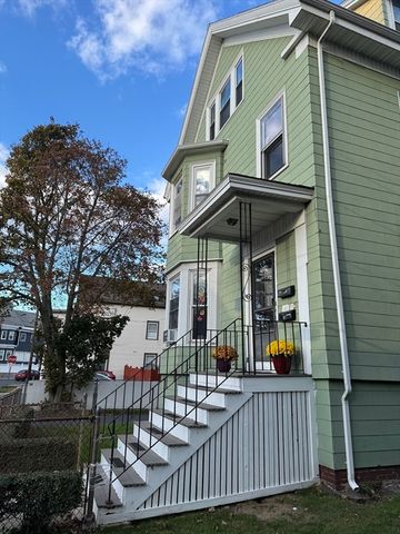 43 Baker St, Lynn, MA 01902