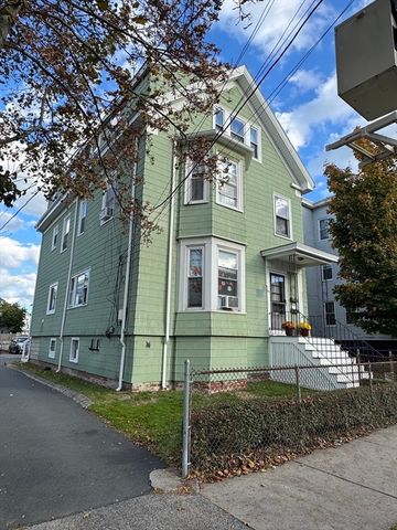 43 Baker St, Lynn, MA 01902