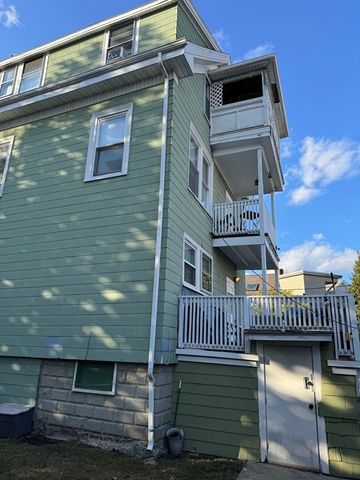 43 Baker St, Lynn, MA 01902
