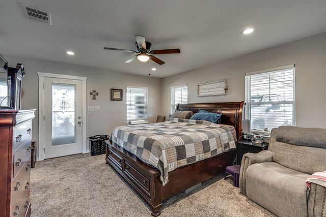 205 Newman Road, Ennis, TX 75119