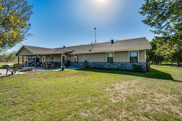 205 Newman Road, Ennis, TX 75119