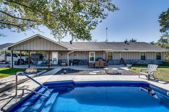 205 Newman Road, Ennis, TX 75119