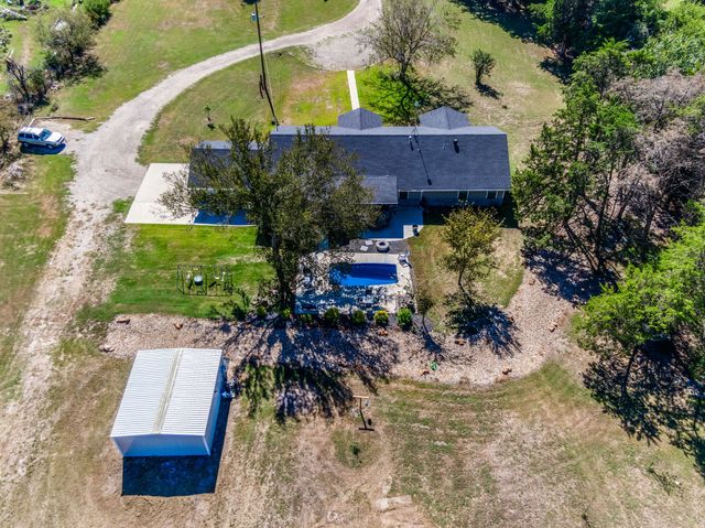 205 Newman Road, Ennis, TX 75119