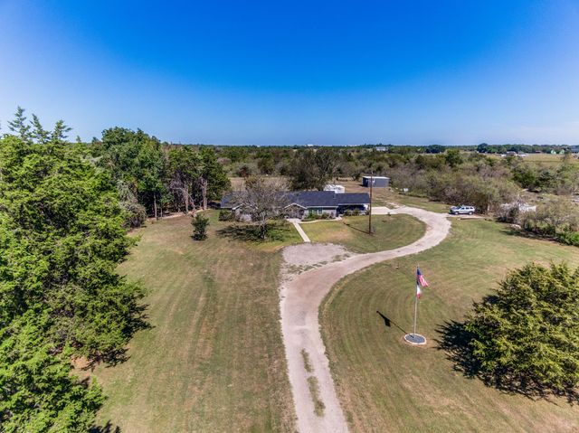 205 Newman Road, Ennis, TX 75119