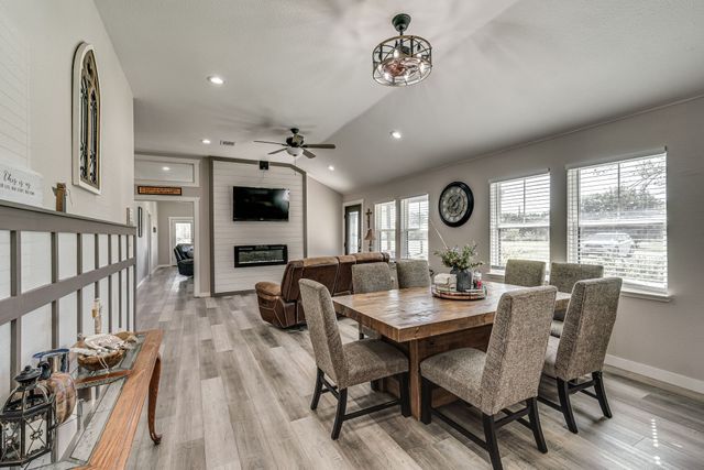 205 Newman Road, Ennis, TX 75119