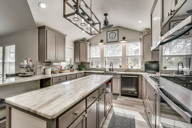 205 Newman Road, Ennis, TX 75119