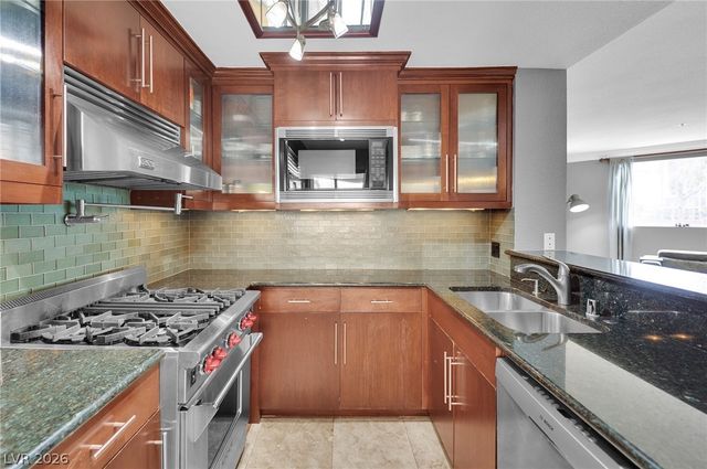 220 East Flamingo Road 117, Las Vegas, NV 89169