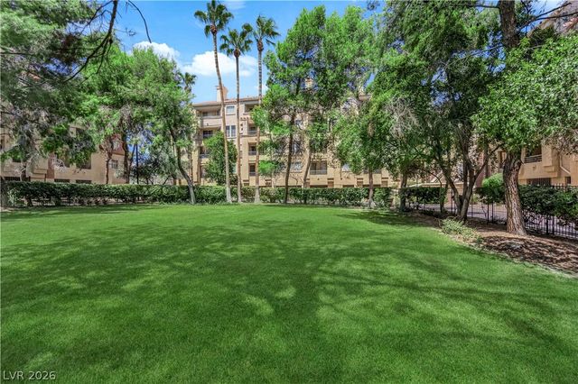 220 East Flamingo Road 117, Las Vegas, NV 89169