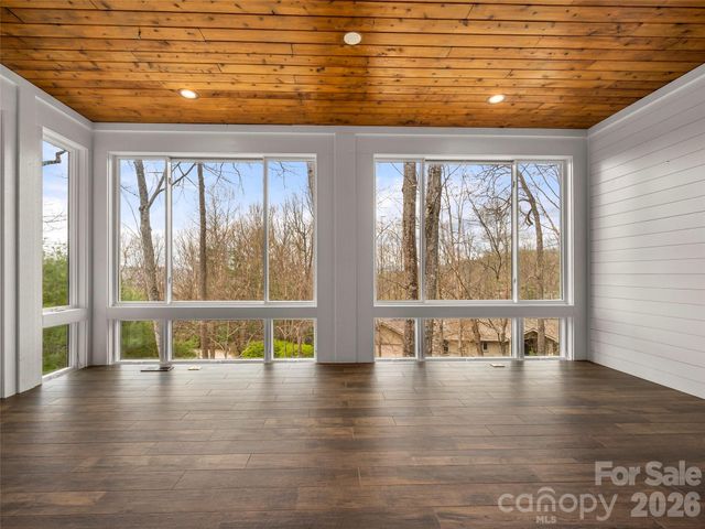 69 Old Hickory Trail, Hendersonville, NC 28739
