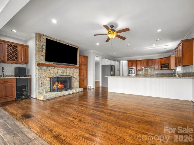 69 Old Hickory Trail, Hendersonville, NC 28739