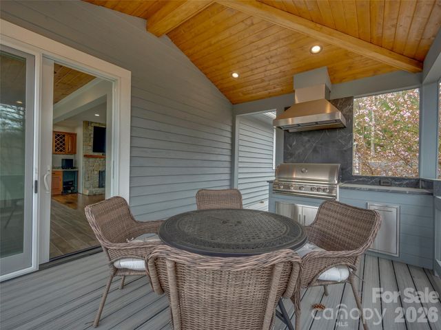 69 Old Hickory Trail, Hendersonville, NC 28739