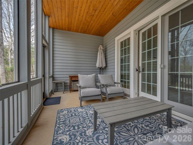 69 Old Hickory Trail, Hendersonville, NC 28739