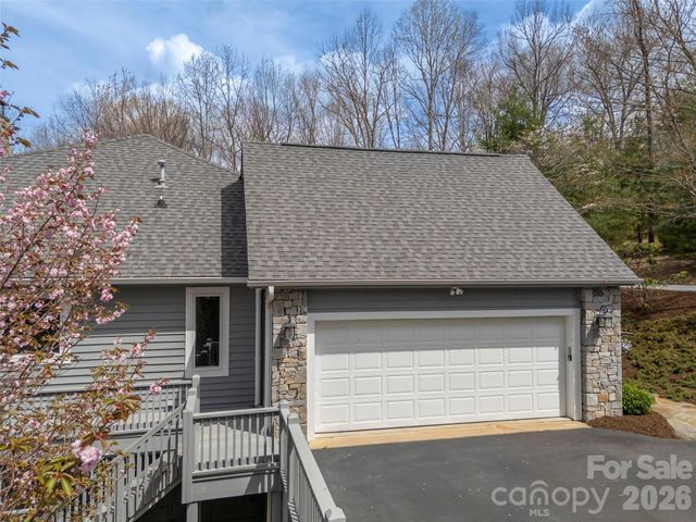 69 Old Hickory Trail, Hendersonville, NC 28739