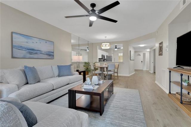 9035 Michael CIR # 5, Naples, FL 34113