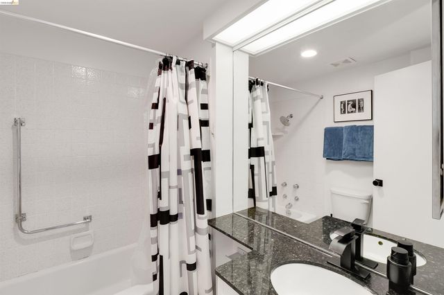 2550 Dana St 5F, Berkeley, CA 94704