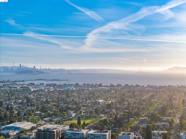 2550 Dana St 5F, Berkeley, CA 94704