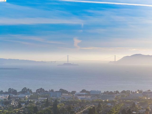 2550 Dana St 5F, Berkeley, CA 94704